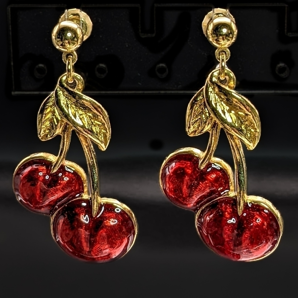 Retro-vintage Lot of 2 Red & Gold Toned Earrings - 1 Signed AVON (Cherries) - Picture 2 of 11